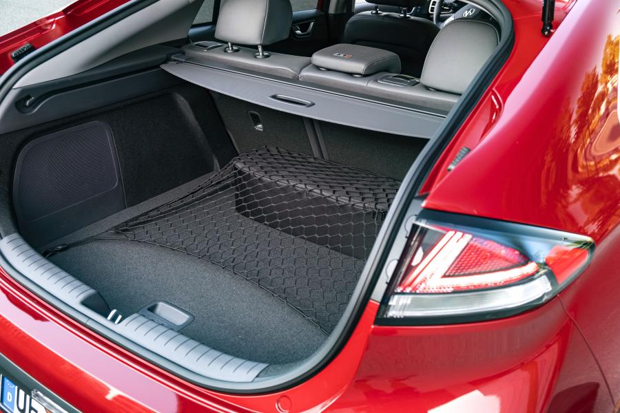 Багажник Hyundai IONIQ plug-in (AE) 2019 года  (WW) (фото 33 из 45)